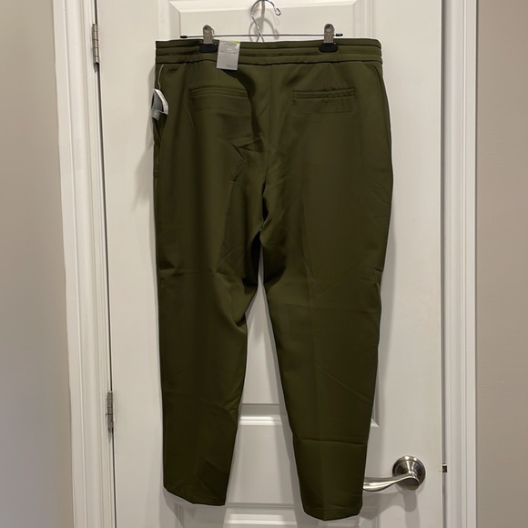 Ladies dress pants. - Picture 3 of 5